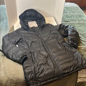 Canada Goose women’s size Lg Black Puffer Jacket. 🧥